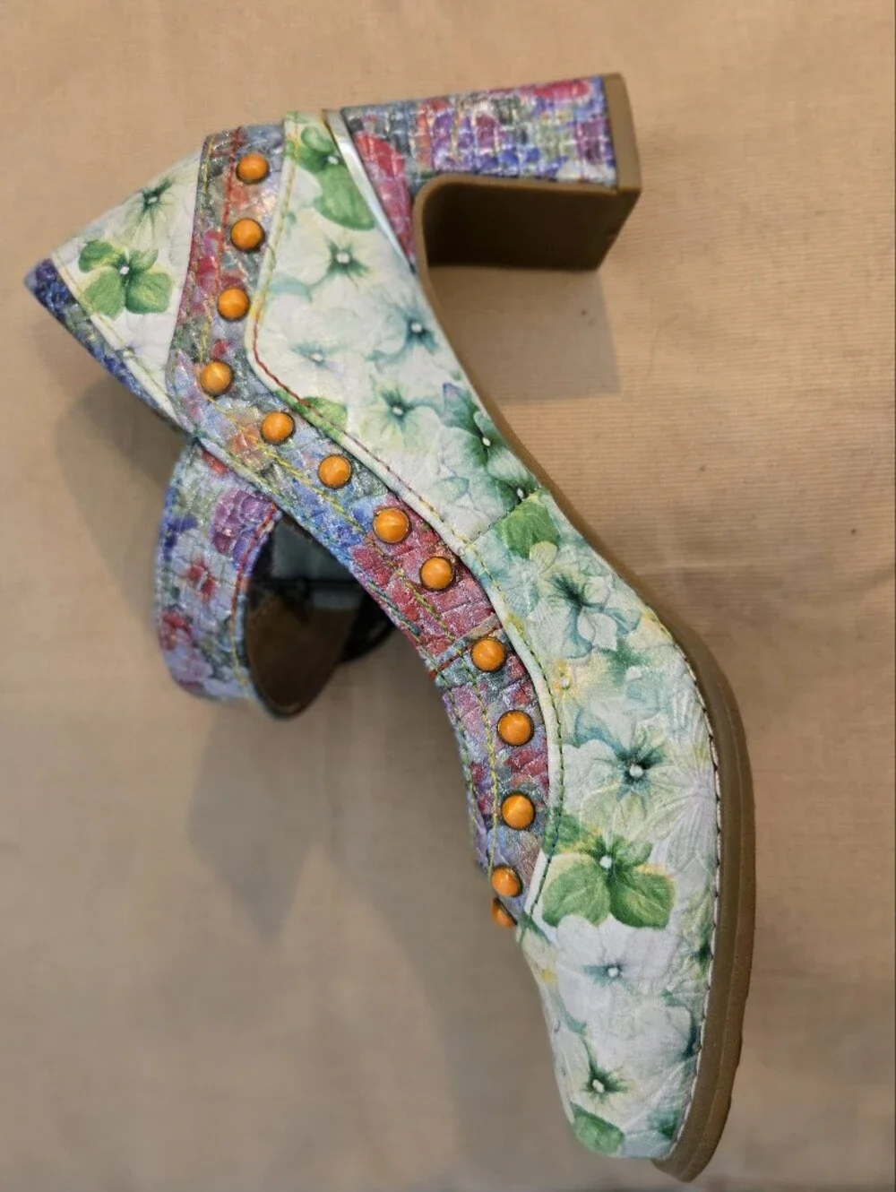 Spring Step Floral Mary Jane Block Heel Pumps - US 6